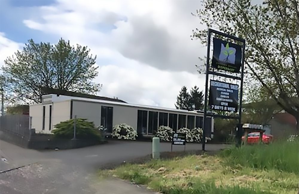 Retail/Bank Lease Opportunity: 1015 N Springbrook Rd, Newberg, OR 97132